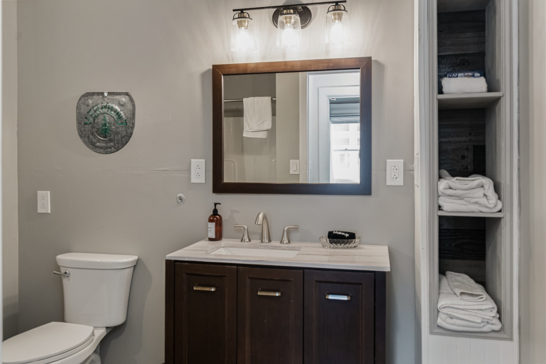 Woodstock Suite bathroom vanity and storage shelves