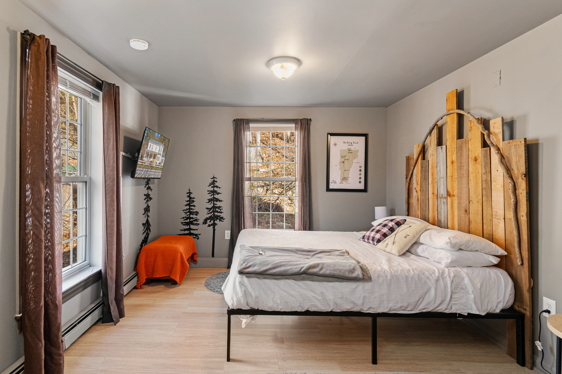 Long Trail Suite interior